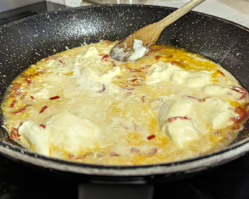 I did say the creme fraiche looks terrible. The ugly stage of the prawn and chive linguine.